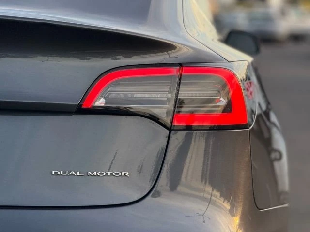 2018 Tesla Model 3 - Image 9 of 12