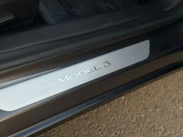 2018 Tesla Model 3 - Image 14 of 21