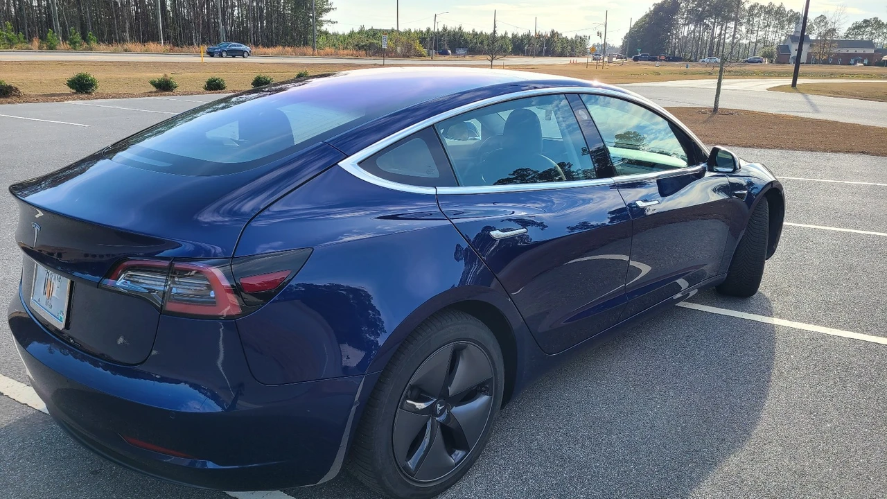 2018 Tesla Model 3 - Image 3 of 21