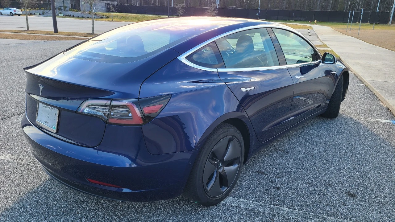 2018 Tesla Model 3 - Image 16 of 21
