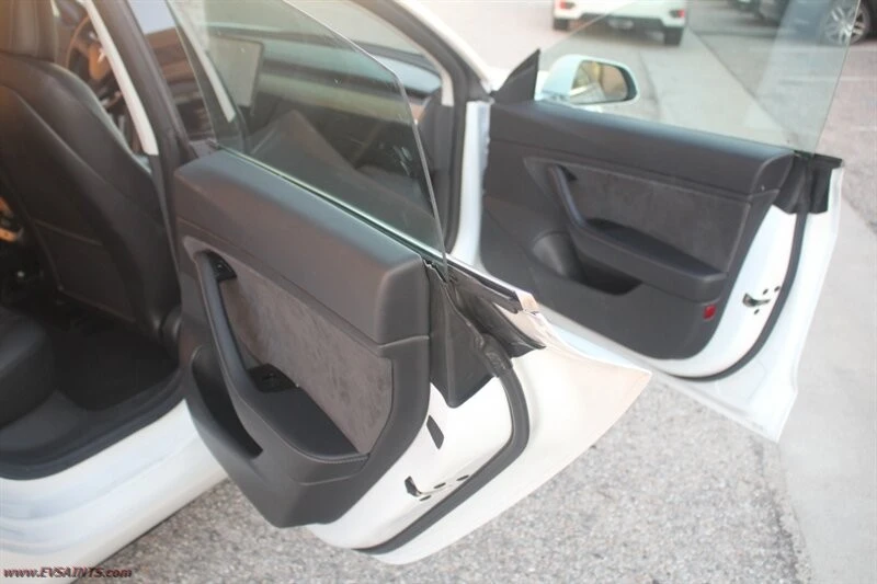 2018 Tesla Model 3 - Image 12 of 19