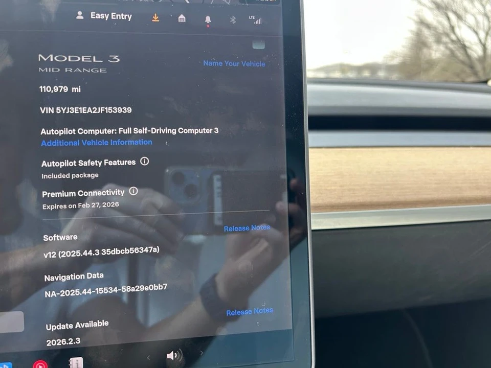 2018 Tesla Model 3 - Image 16 of 17