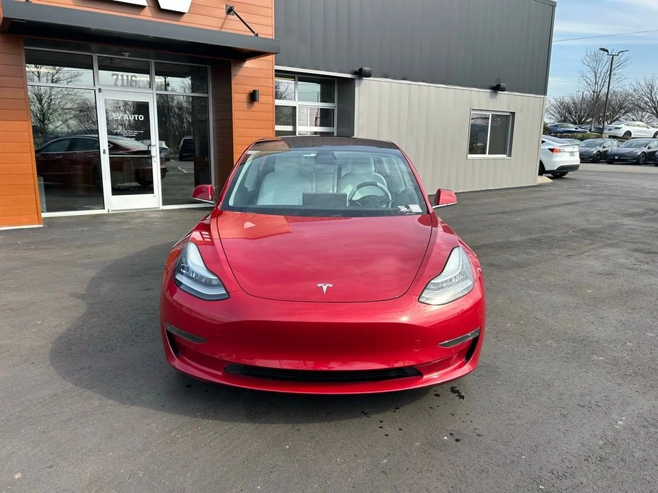 2018 Tesla Model 3 - Image 2 of 17