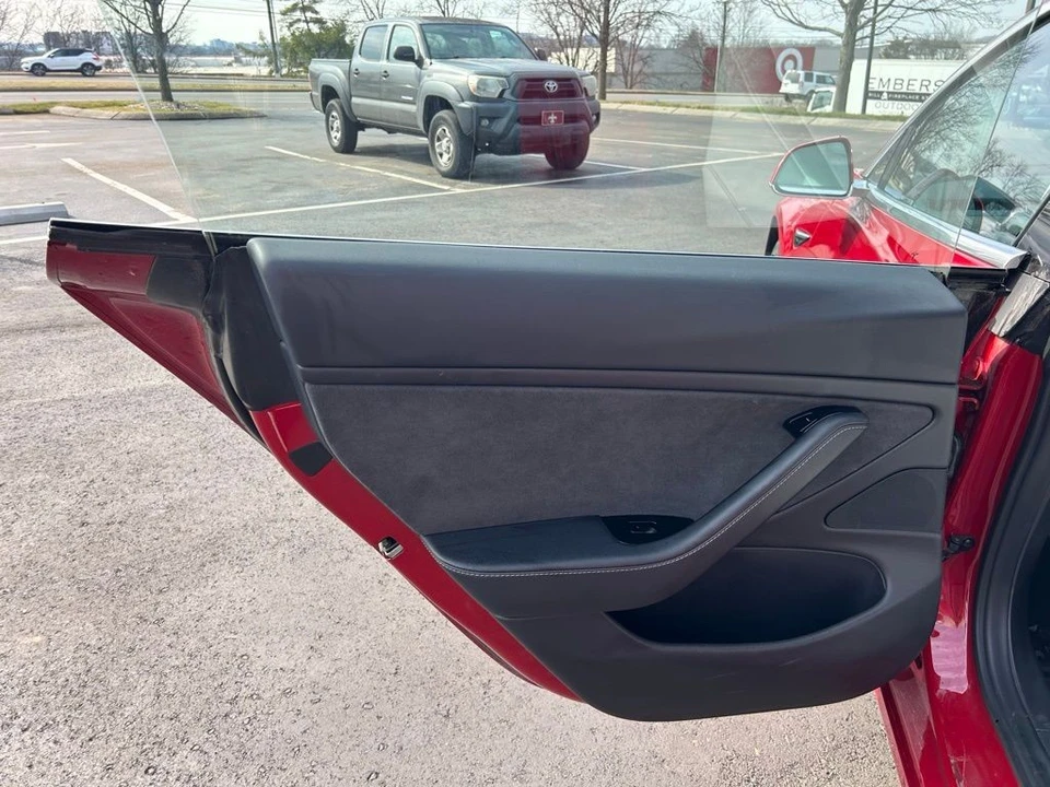 2018 Tesla Model 3 - Image 10 of 17