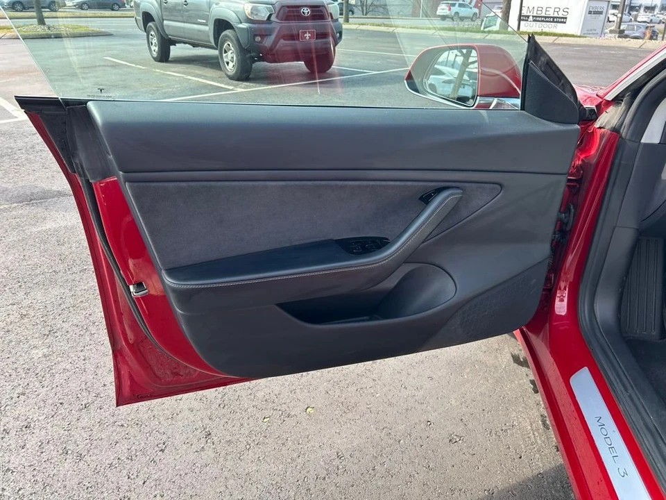 2018 Tesla Model 3 - Image 14 of 17