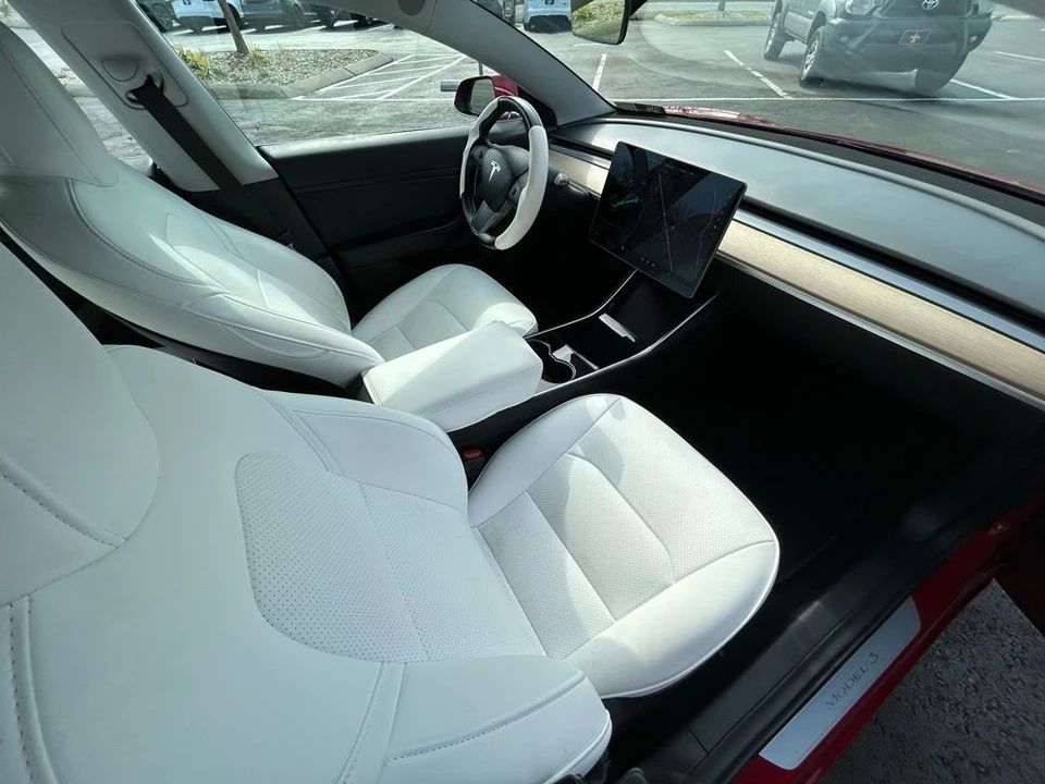 2018 Tesla Model 3 - Image 13 of 17