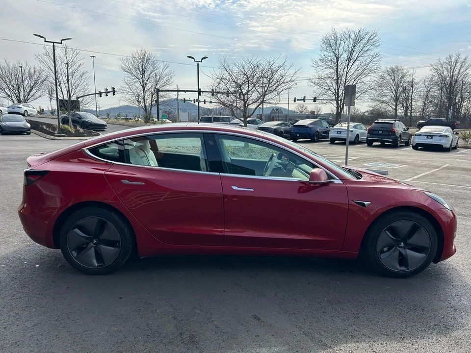 2018 Tesla Model 3 - Image 4 of 17