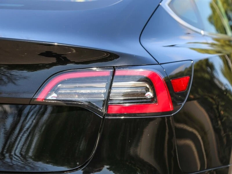 2018 Tesla Model 3 - Image 12 of 21