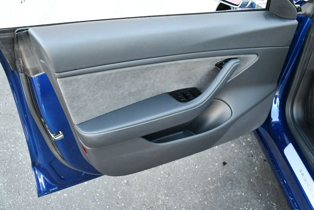 2018 Tesla Model 3 - Image 11 of 12