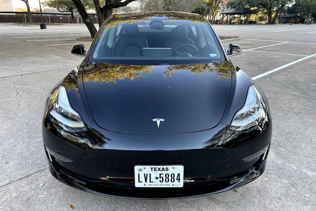 2018 Tesla Model 3 - Image 2 of 31
