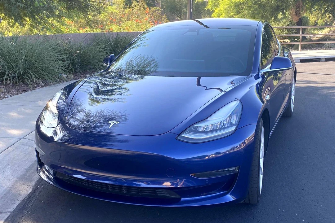 2018 Tesla Model 3 - Image 2 of 31
