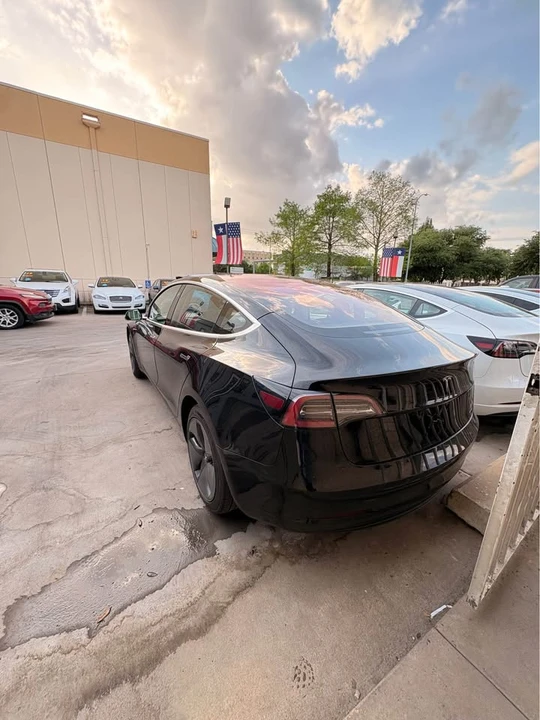2018 Tesla Model 3 - Image 4 of 10