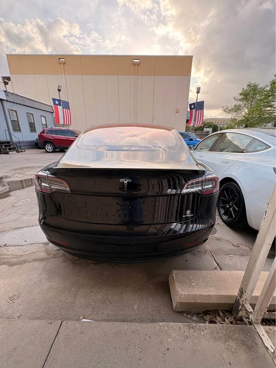 2018 Tesla Model 3 - Image 5 of 10