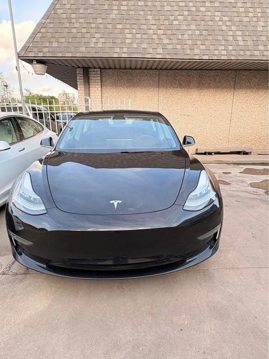 2018 Tesla Model 3 - Image 2 of 10