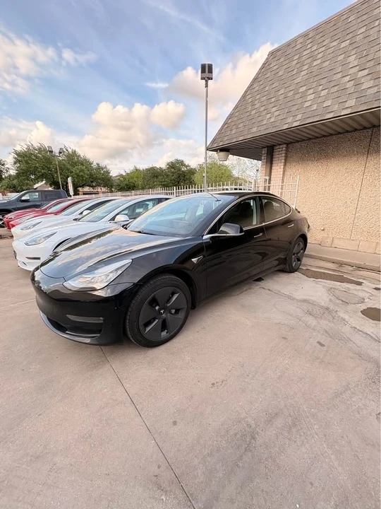 2018 Tesla Model 3 - Image 3 of 10