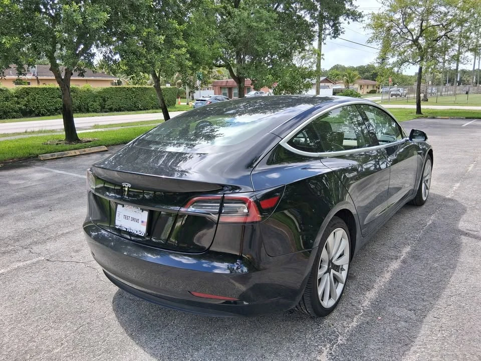 2018 Tesla Model 3 - Image 4 of 15