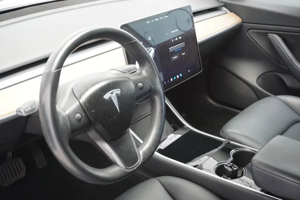 2018 Tesla Model 3 - Image 9 of 19