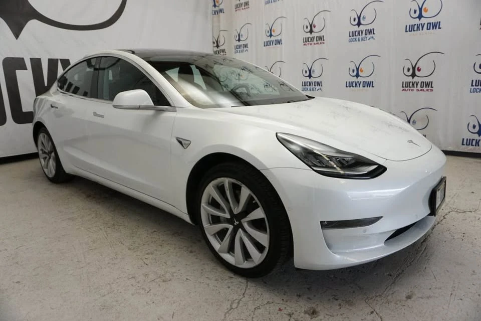 2018 Tesla Model 3 - Image 18 of 19