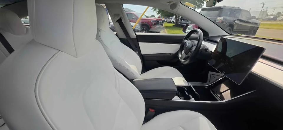 2018 Tesla Model 3 - Image 3 of 4