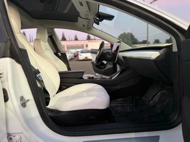 2018 Tesla Model 3 - Image 13 of 21