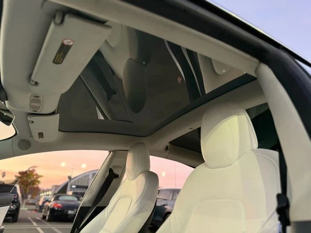 2018 Tesla Model 3 - Image 17 of 21