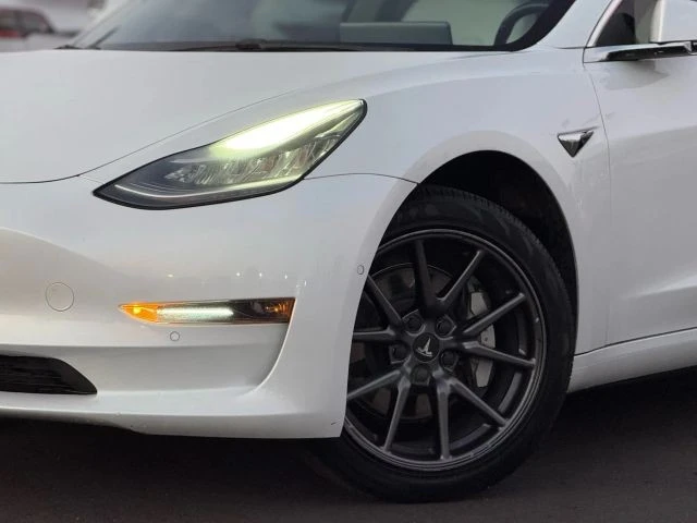 2018 Tesla Model 3 - Image 2 of 21