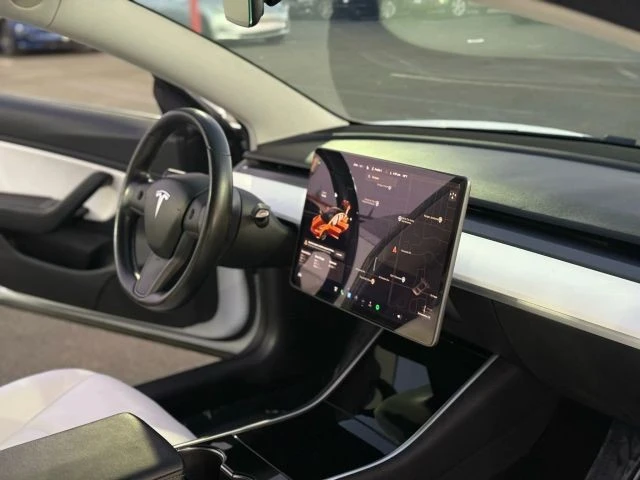 2018 Tesla Model 3 - Image 14 of 21