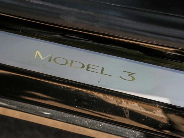 2018 Tesla Model 3 - Image 23 of 31