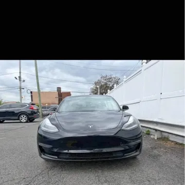 2018 Tesla Model 3 Mid Range Sedan 4D