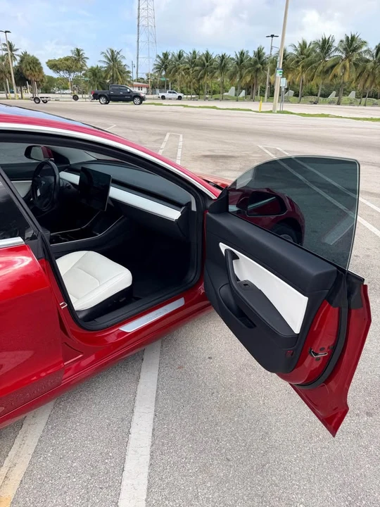 2018 Tesla Model 3 - Image 10 of 11