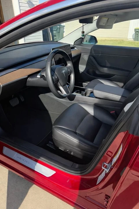 2018 Tesla Model 3 - Image 3 of 4