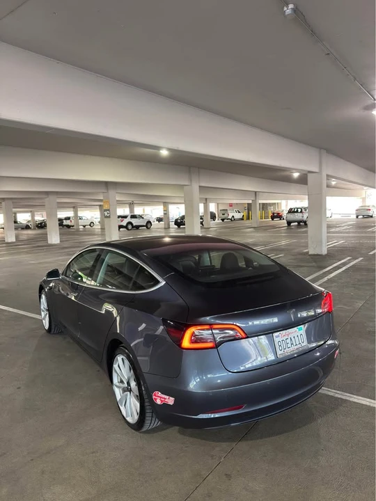 2018 Tesla Model 3 - Image 5 of 16