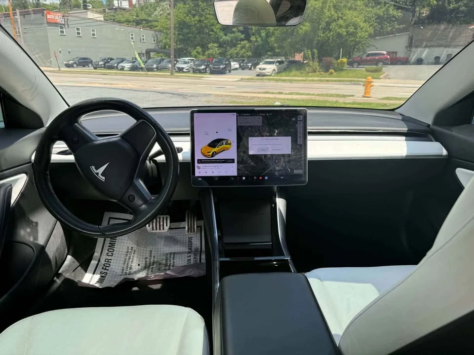 2018 Tesla Model 3 - Image 6 of 10
