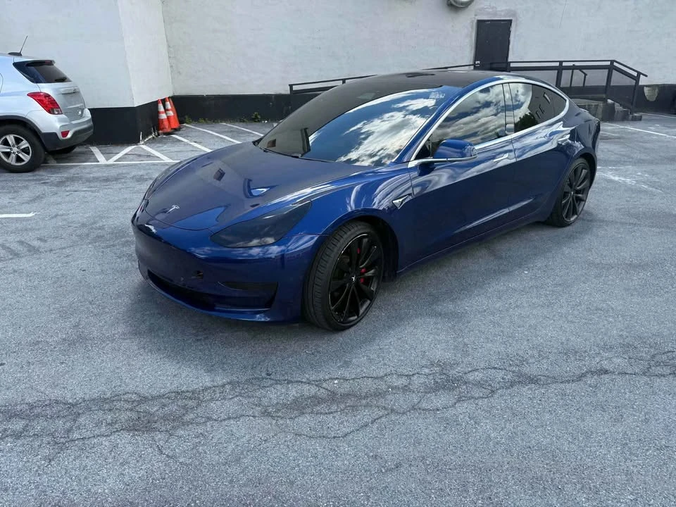 2018 Tesla Model 3 - Image 2 of 10