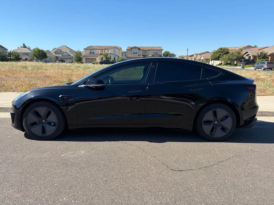 2018 Tesla Model 3 - Image 2 of 4