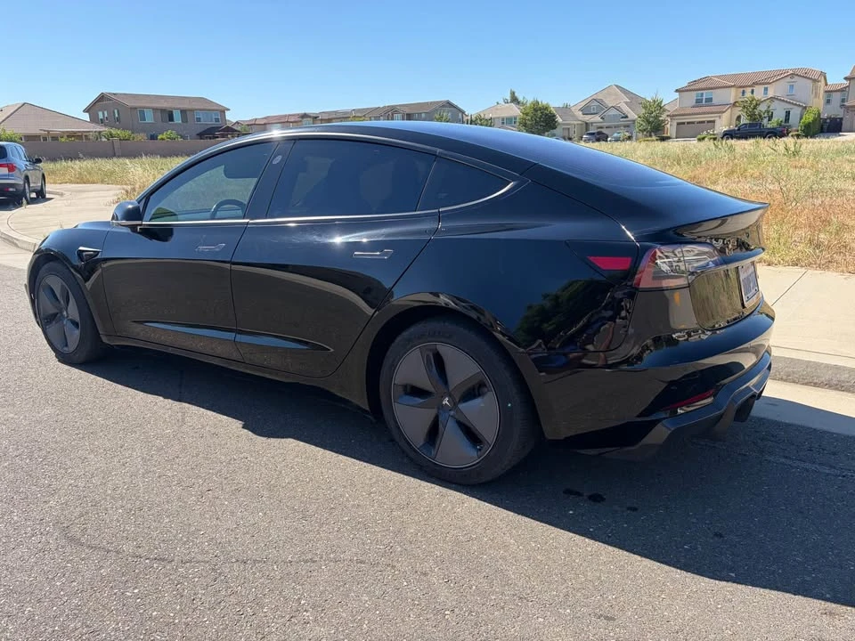 2018 Tesla Model 3 - Image 3 of 4