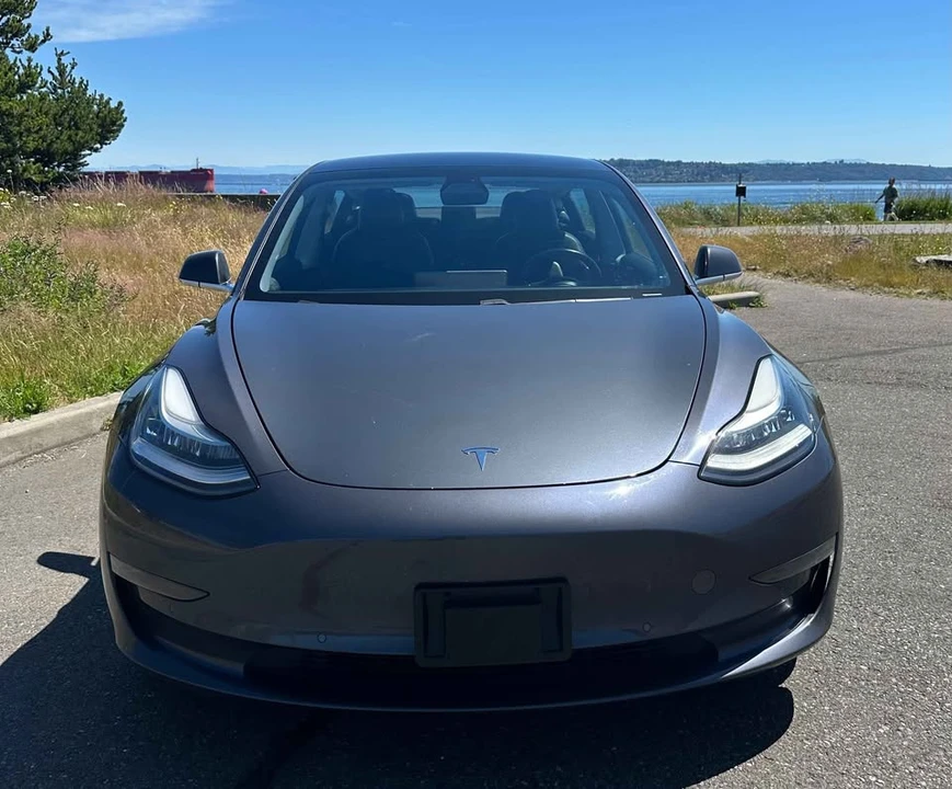 2018 Tesla Model 3 - Image 2 of 18