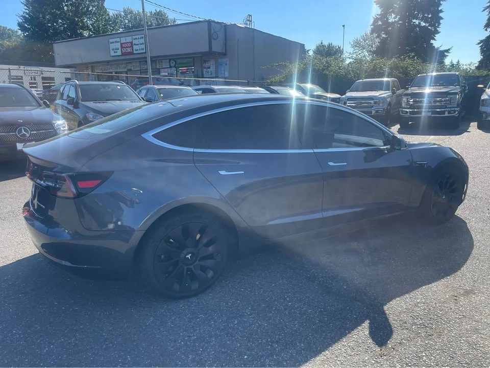 2018 Tesla Model 3 - Image 4 of 5