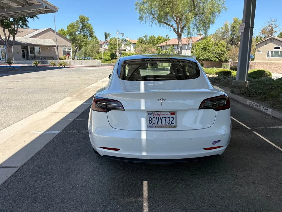 2018 Tesla Model 3 - Image 4 of 16