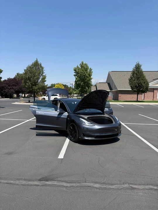 2018 Tesla Model 3 - Image 2 of 20