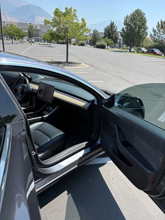 2018 Tesla Model 3 - Image 8 of 20