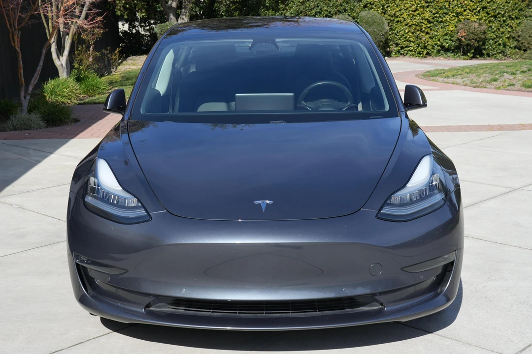 2018 Tesla Model 3 Performance - Image 2 of 5