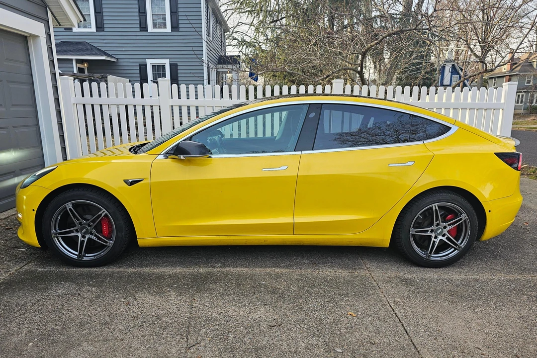 2018 Tesla Model 3 Performance - Image 3 of 31