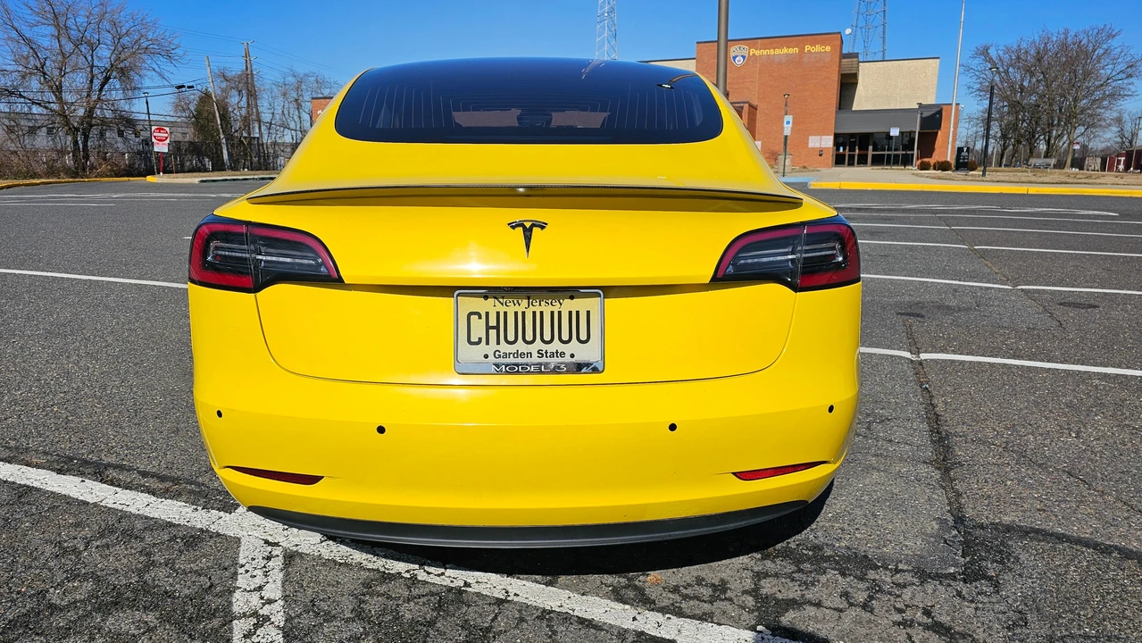 2018 Tesla Model 3 Performance - Image 23 of 31