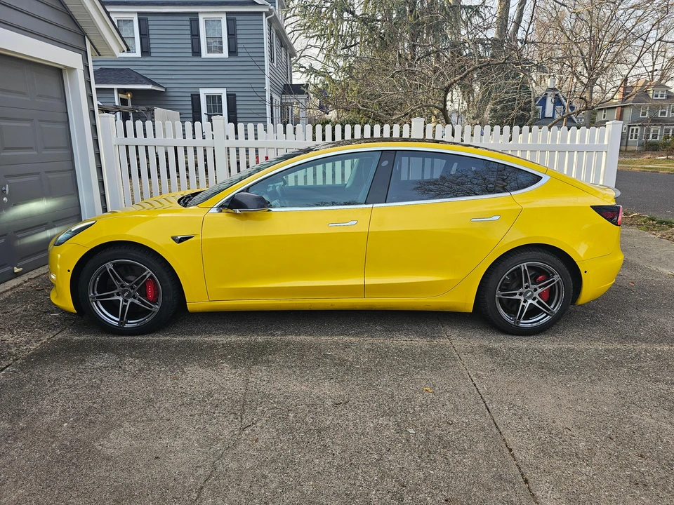 2018 Tesla Model 3 Performance - Image 12 of 31