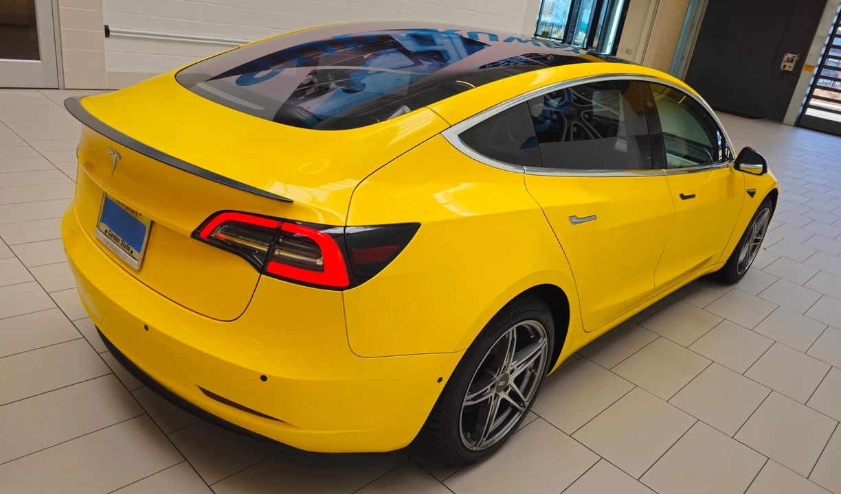 2018 Tesla Model 3 Performance - Image 27 of 31