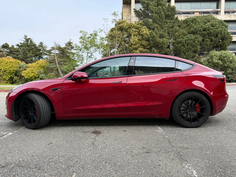 2018 Tesla Model 3 Performance - Image 8 of 31