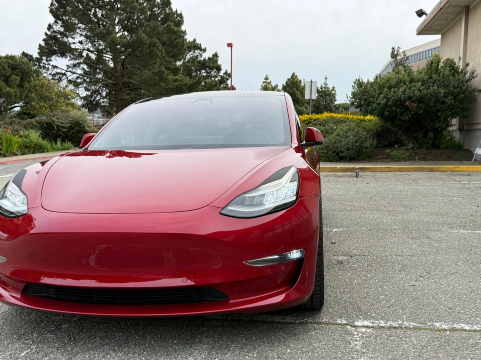 2018 Tesla Model 3 Performance - Image 7 of 31