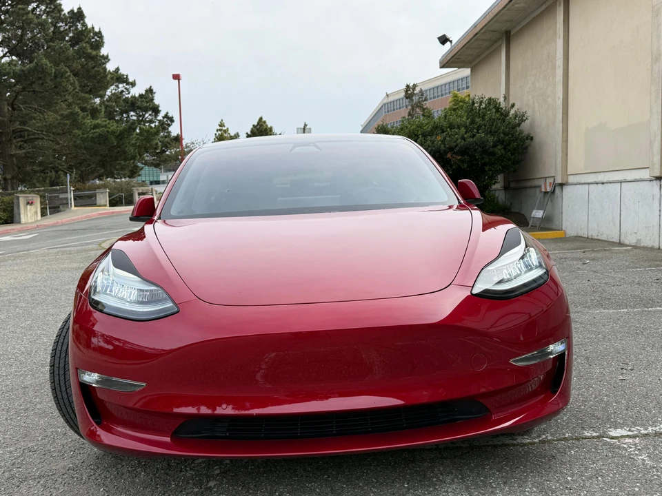 2018 Tesla Model 3 Performance - Image 6 of 31