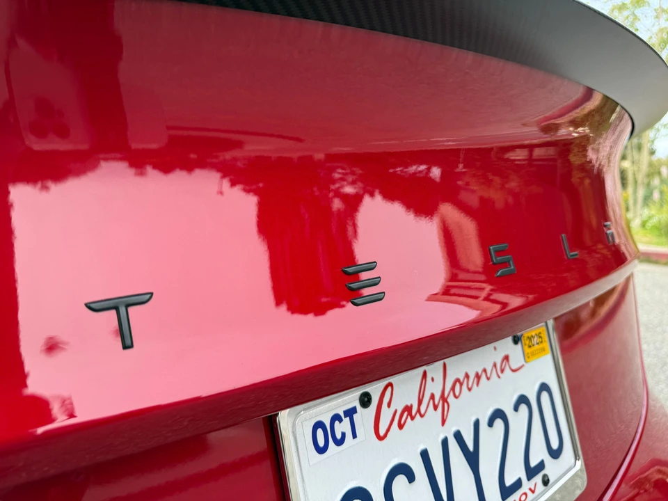 2018 Tesla Model 3 Performance - Image 26 of 31
